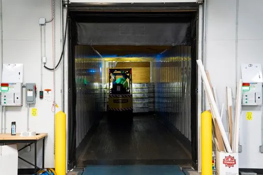 Forklift selection for mining operations - Mast, attachment, and load geometry