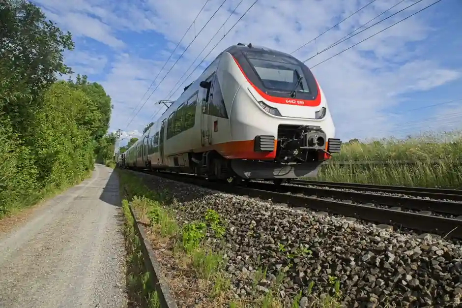 Molding Line Selection for Rail Components: 2026 Spec Map
