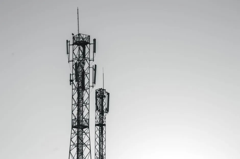 Molding Line Selection for Telecom Enclosures: Structural Foam vs Injection Spec Guide
