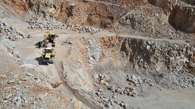 Motor Grader selection for mining operations - Operator Controls: Joystick vs Lever-Steering and the Next-Gen Platform Shift