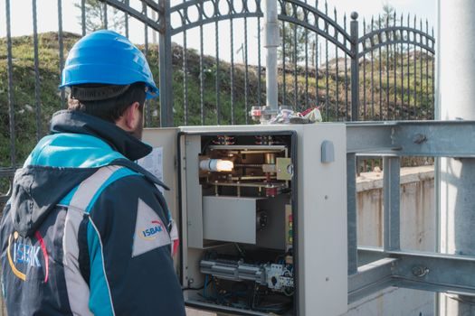 Multi-Gas Detector selection for electrical work - Failure Modes and Field Constraints