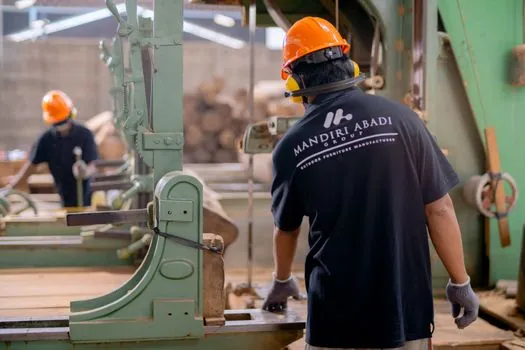 mining equipment OEM vs ODM manufacturing - Standards and sourcing for a defensible procurement file