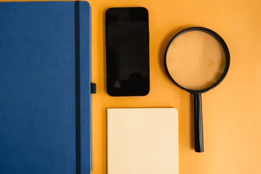 OLED procurement strategy guide - Comparing the main procurement options