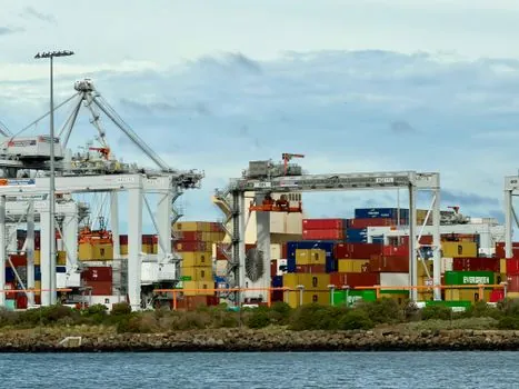 Order Picker selection for port logistics - Automation, IoT telematics, and operator skill profile