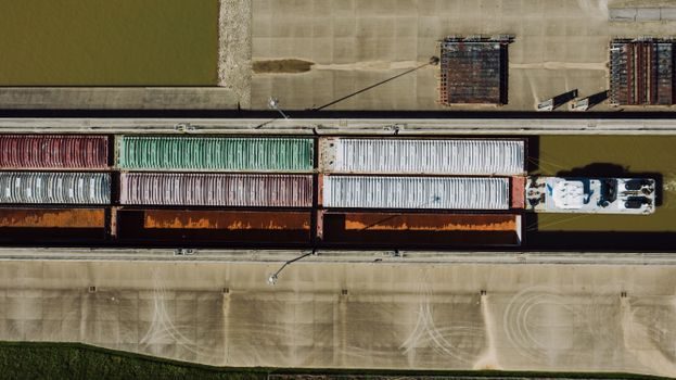 Overhead Conveyor selection for cold chain logistics - Carrier Spacing, Throughput, and Footprint Logic