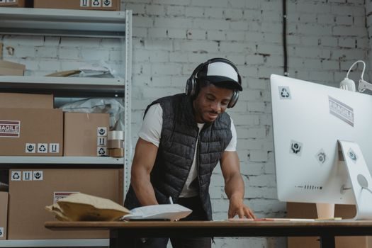 Overhead Conveyor selection for e-commerce fulfillment - Use Cases and Limits