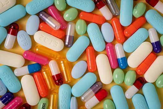 Overhead Conveyor selection for pharmaceutical distribution - Standards and Sourcing Notes