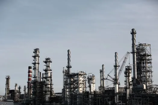 petrochemical industry 4.0 adoption - Who benefits, and who is left waiting on the bench
