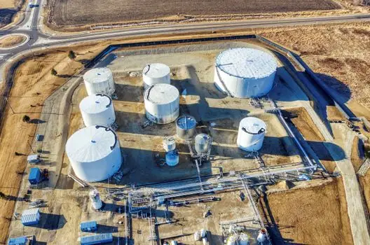 petrochemical production line design - Instrumentation and IIoT Layer: TIC, Sensors, and Alarms