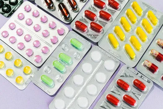 Case Packing Machine selection for pharmaceutical distribution - Selection Criteria: Compliance, Materials, and Validation