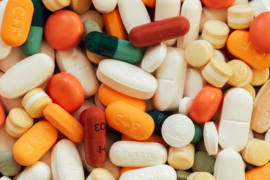 Pharma VLM Selection: Containment, Dual Delivery, Validation Gates
