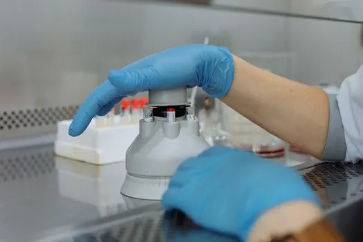 best Motion Controller for pharmaceutical - Selection Criteria: Hygiene, Axis Count, Standards, Software