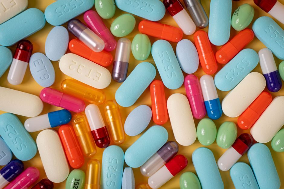 Pharmaceutical Roller Conveyor Selection: Materials, Loads, Cleanroom Specs