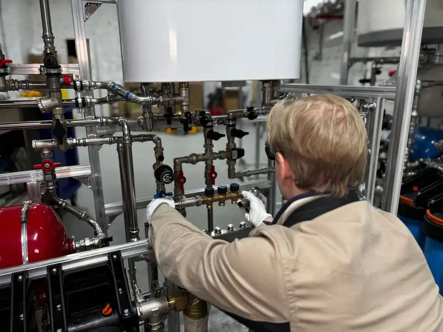 Plumbing Laser Distance Meter Spec Map: Range, IP, Class