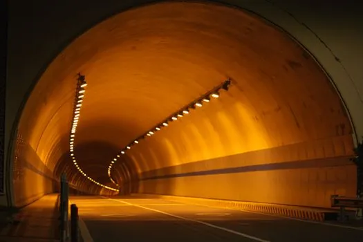 Pneumatic Nail Gun selection for tunnel construction - Air Supply, Compressor, and Ventilation Class Constraints