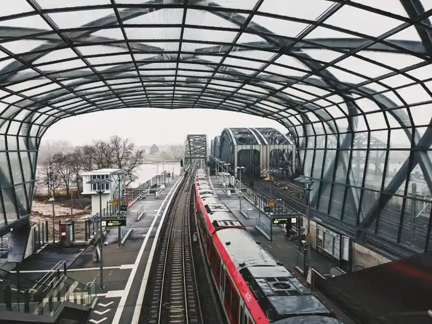 POM material selection for rail applications: where POM-H vs POM-C fits