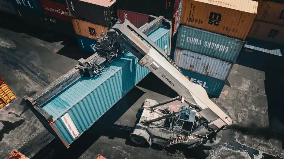 Port-Logistics VLM Selection: 2026 Spec Gate Map