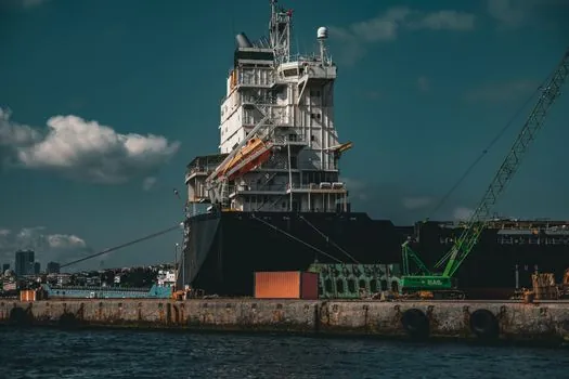 Tower Crane selection for port and terminal operations - Who It Is For, and Who It Is Not For