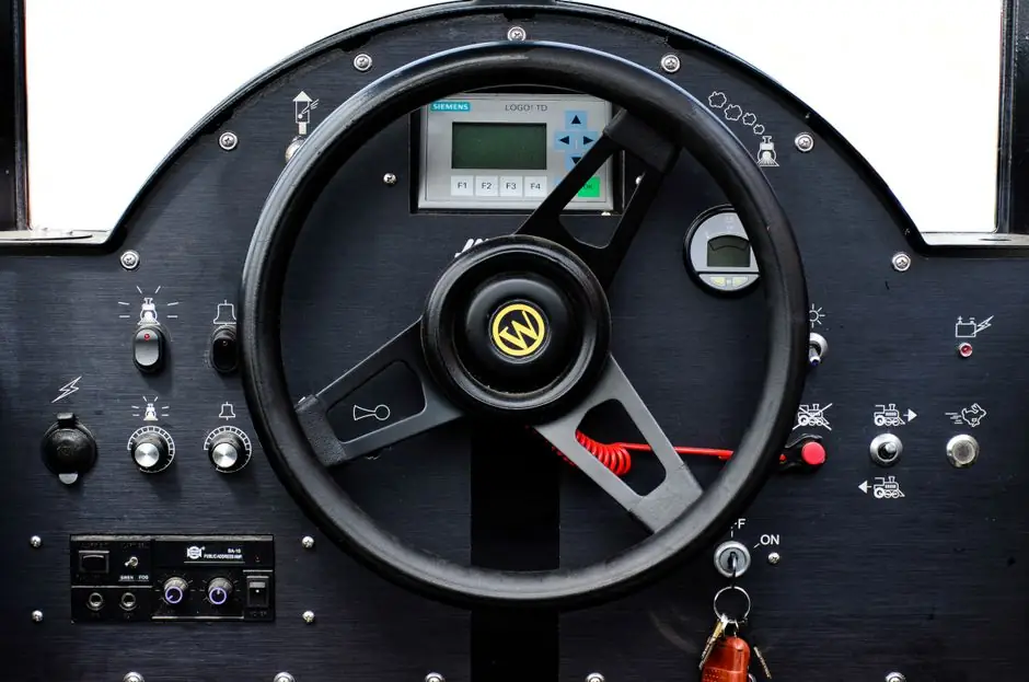 Power meter compatibility with crank material, spindle, and BB standards