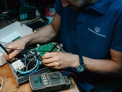 Power Quality Analyzer buying guide 2026 - Form Factor: Fixed, Portable, Handheld