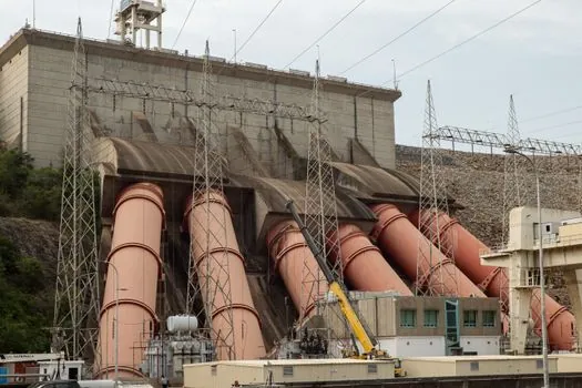 Power Trowel selection for steel construction - Power Source: Gas, Diesel, Electric, and Hydraulic