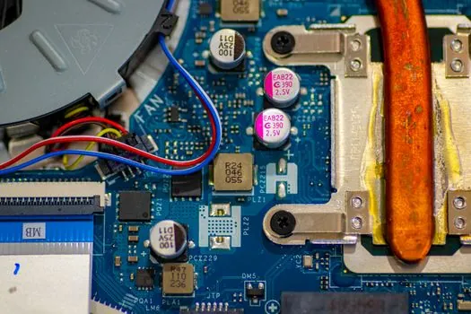 pressure switch compatibility with accuracy requirements - Interface layers that decide fit: port, media, electrical, deadband