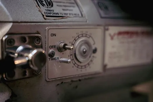 Pressure Switch selection criteria - Media compatibility, temperature window, and approvals
