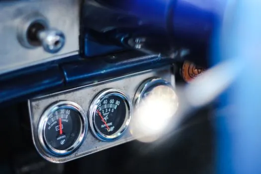 Pressure Switch vs Pressure Gauge - Standards, ratings, and sourcing reality