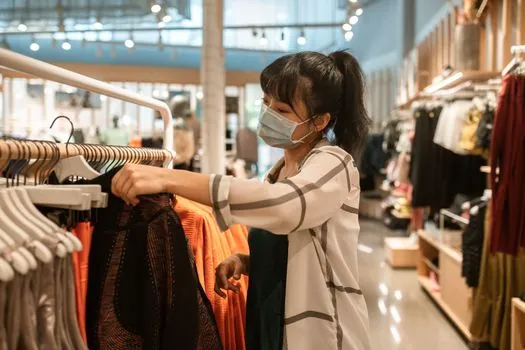 Protective Clothing selection for oil and gas facilities - Decision Matrix: Matching Garment Class to Work Activity
