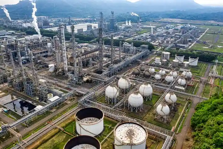 PTFE Selection for Oil and Gas: Spec Gates, Grades, and Failure Modes