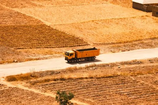 Dump Truck selection for quarrying - Regional Sourcing, TCO and Logistics Levers for 2026