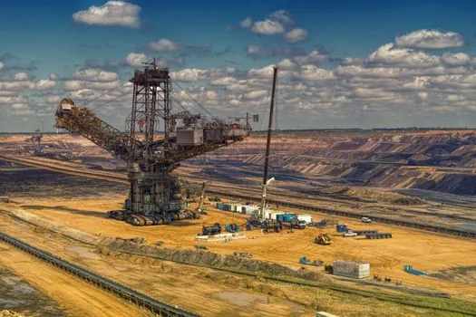 Gantry Crane selection for quarrying - Standards, Certification, and Power Architecture