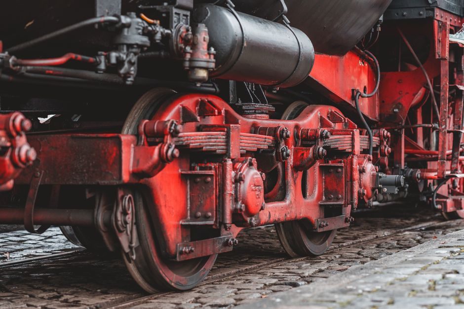 Rail Component Die Casting: Cold-Chamber Aluminum, Machine Tonnage, and Shot-Weight