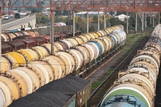 Polyurethane Elastomer selection for rail industry - Comparison: Material Options Across the Four Rail Subsystems