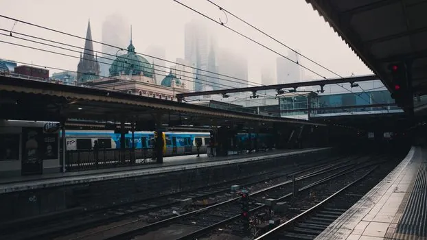 Industrial Adhesive selection for rail industry - Sourcing, Standards Anchors, and Process Signal to Track