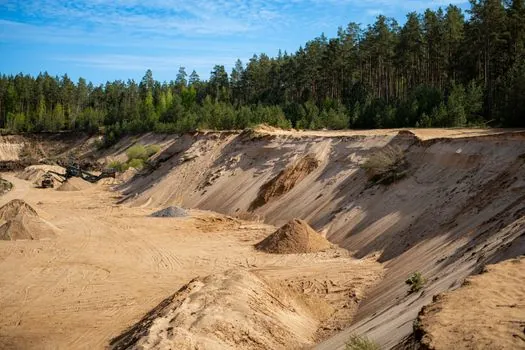 rare earth procurement strategy guide - Supply Concentration: The 60/90/94 Risk Triangle and the 2025-2026 Licensing Sho