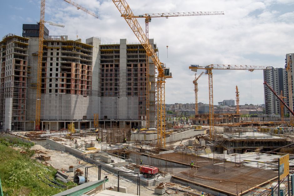 Ready-Mix Concrete Selection for High-Rise Buildings: Strength, Slump, and PCE Spec Map