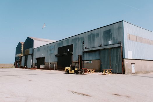 Ready-Mix Concrete selection for warehouses - Pumping, Logistics, and Plant-Capacity Constraints
