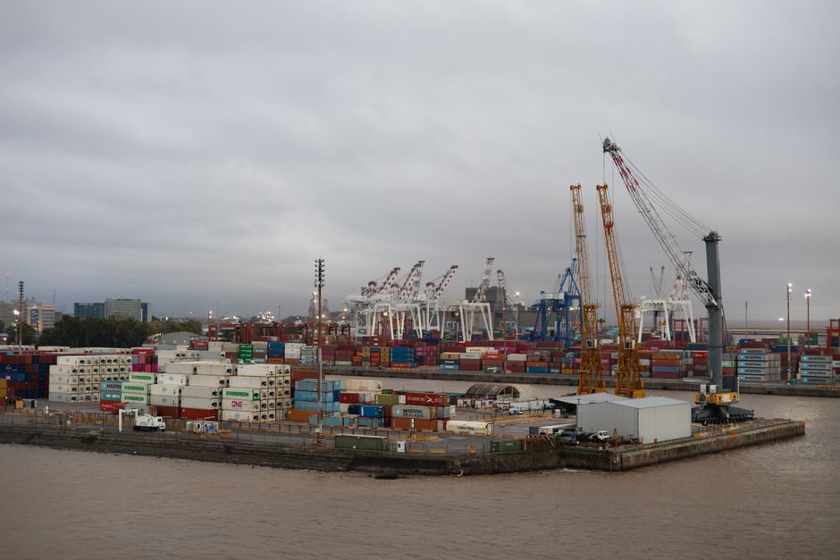 Road Roller Selection for Port and Terminal Compaction: A Spec-First Map