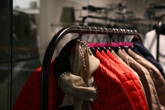 Roller Conveyor selection for apparel distribution - Selection Criteria Compared for Apparel Duty