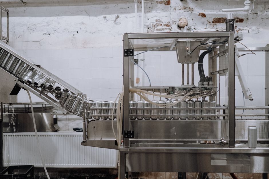 Roller Conveyor Selection for Chemical Shipping: 2026 Spec Map