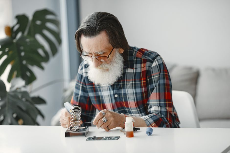 Roller Conveyor Selection for Electronics Handling: 2026 Spec Map