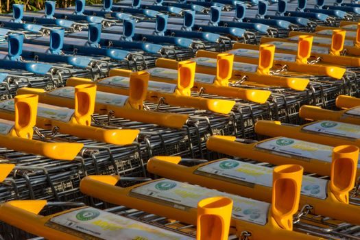 Roller Conveyor selection for retail distribution - Selection Mistakes and Failure Modes to Avoid