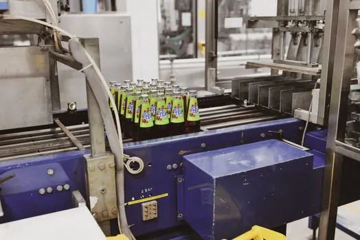 roller conveyor vs Conveyor Chain - Standards, Sourcing, and Trackable Signals