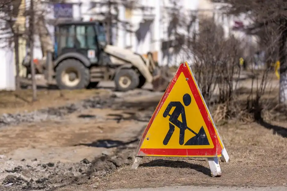 Rotary Laser Selection for Road Maintenance: Grade, IP, and Range