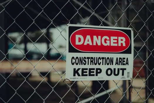 Safety Fence selection for electrical work - Selection Criteria: When to Specify FRP vs Steel