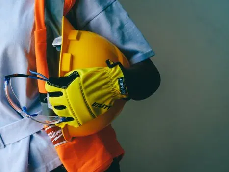 Safety Glasses selection for oil and gas facilities - Procurement Spec Language and Standard References