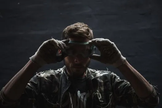 Safety Glasses selection for oil and gas facilities - Selection Criteria Across the Four Hazard Bands