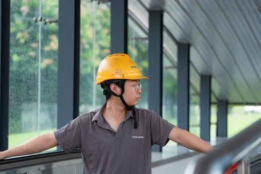 Safety Helmet selection for construction sites - Climbing-Style Safety Helmets vs Traditional Hard Hats