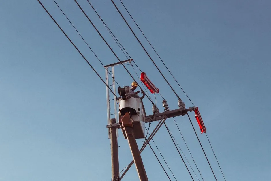 Safety Interlock Switch Selection for Electrical Work: Spec Map